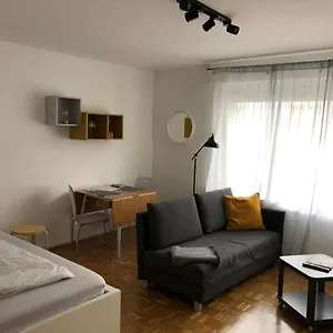 https://zentrales-studio-im-kaiserviertel.topcolognehotels.com
